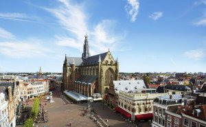 Grote Markt and Grote of St.-Bavokerk