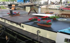 Houseboat museum